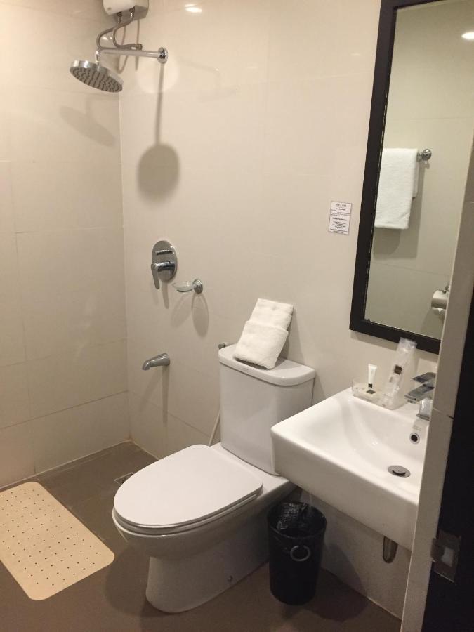 Top Star Hotel Oton Екстериор снимка