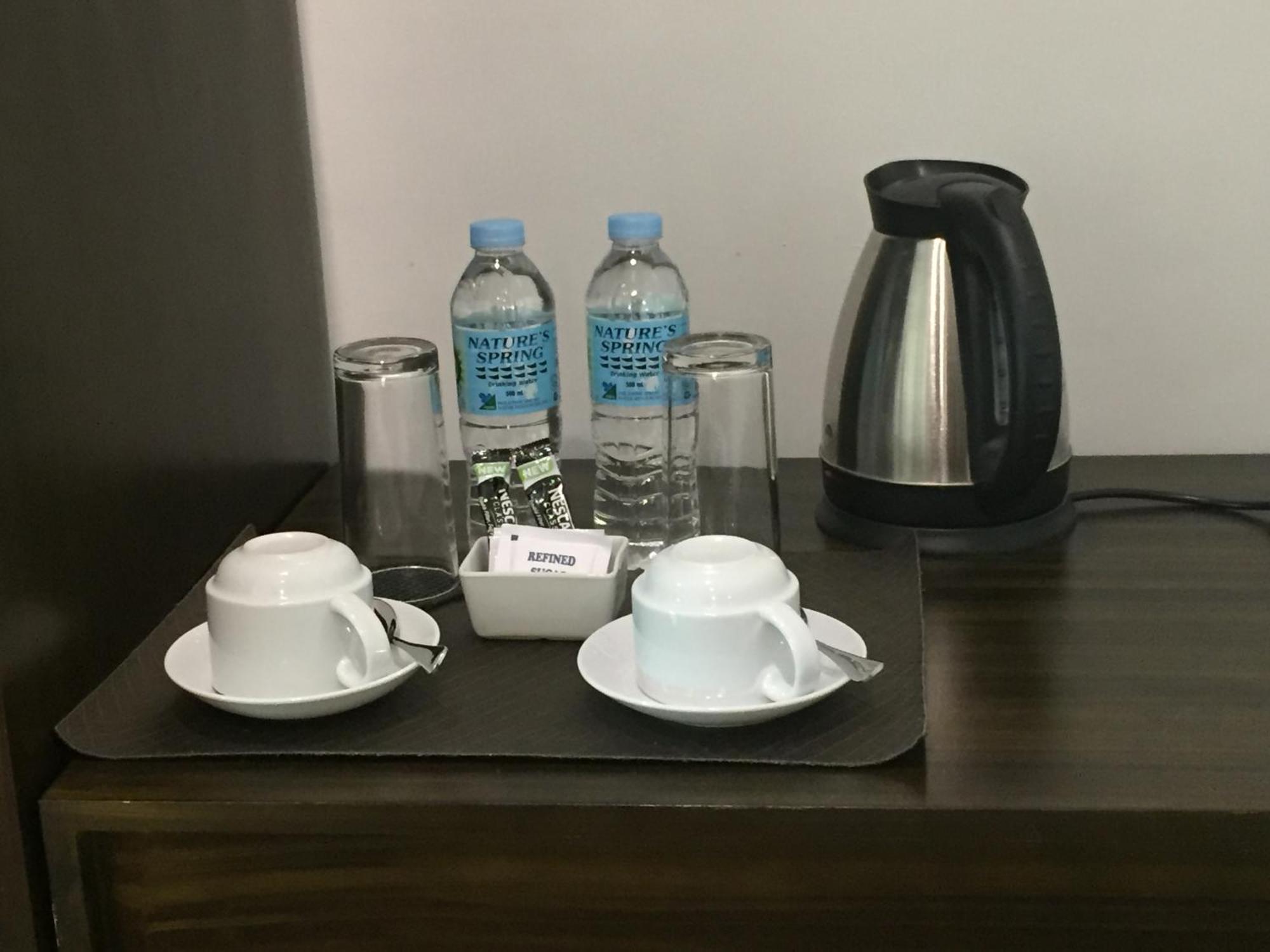 Top Star Hotel Oton Екстериор снимка