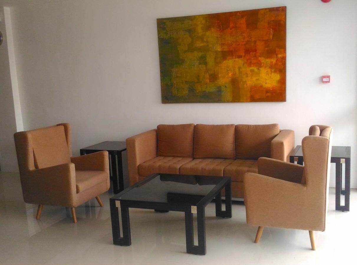 Top Star Hotel Oton Екстериор снимка