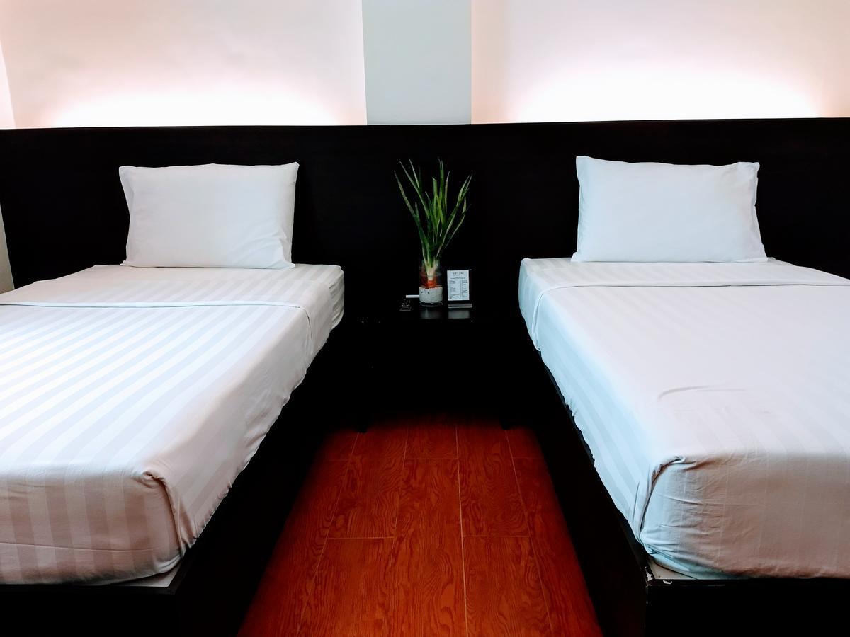 Top Star Hotel Oton Екстериор снимка